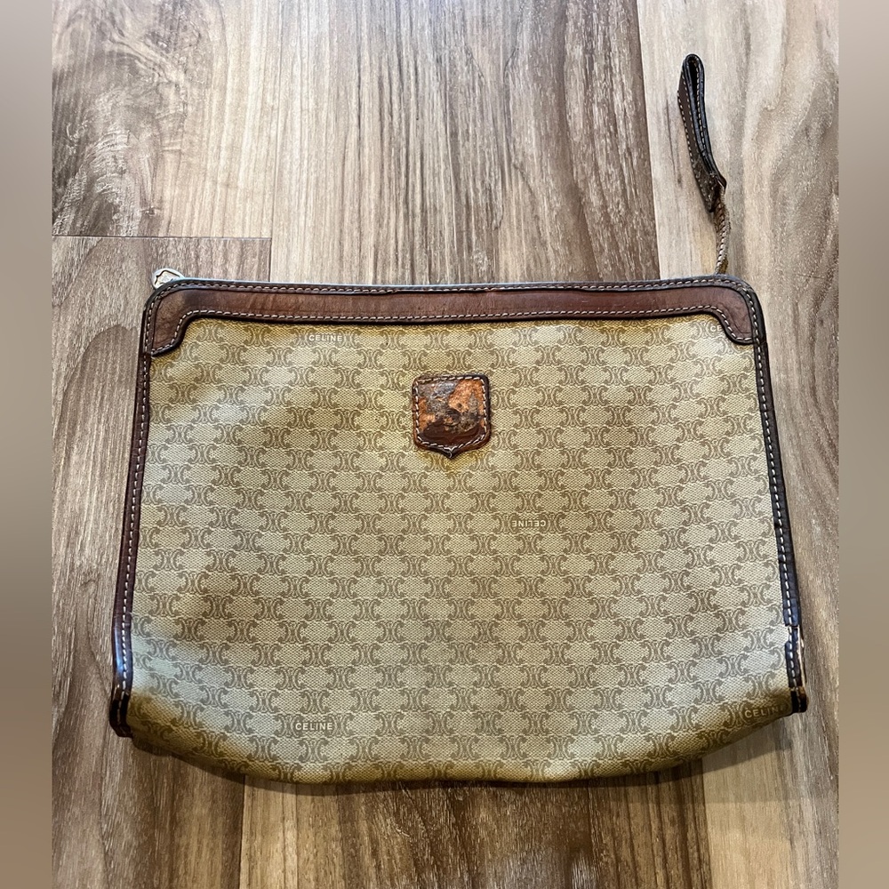 Celine wristlet/pouch - fixer